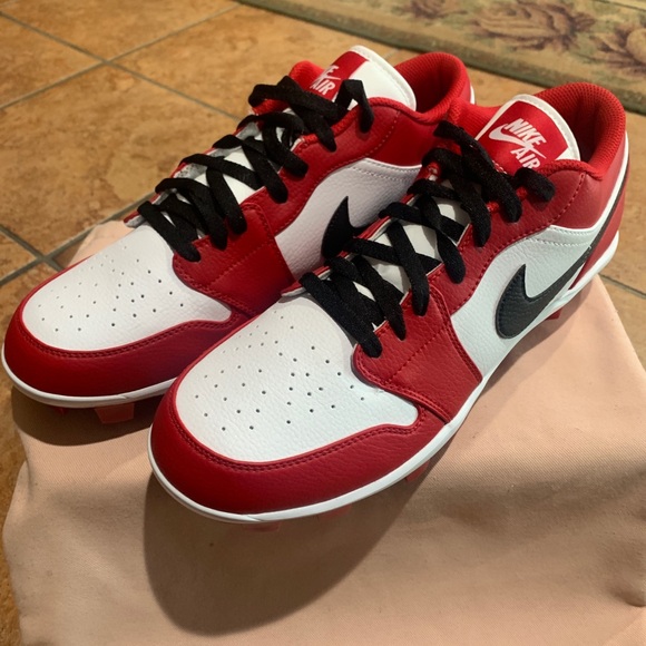 Jordan 1 Retro MCS Low “Chicago Red” Premium Baseball Cleats - Picture 3 of 13